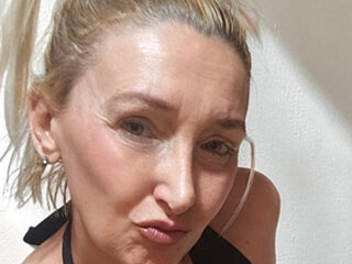 Cloe69
